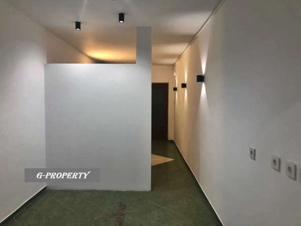 Дава се под наем Офис в София, Студентски град - 35 кв.м за 400 € - Снимка #1