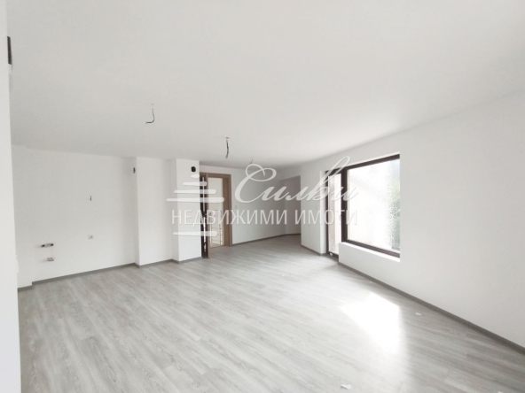 Мезонет в Шумен, Дивизионна болница - 165 кв.м за 943 €/кв.м - Снимка #1