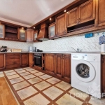 Дава се под наем Тристаен апартамент в Варна, Център - 120 кв.м за 816 € - Снимка #1