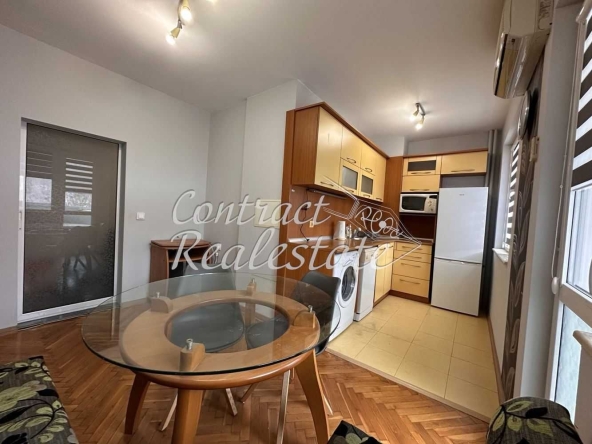 Дава се под наем Тристаен апартамент в Варна, Кайсиева градина - 80 кв.м за 459 € - Снимка #1