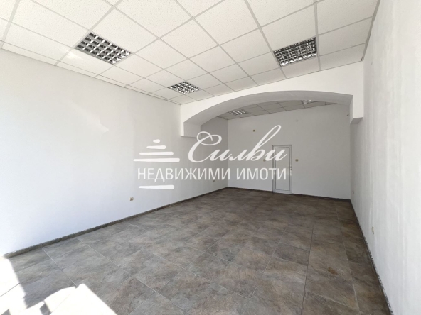 Дава се под наем Офис в Шумен, Център - 45 кв.м за 239.7 € - Снимка #1