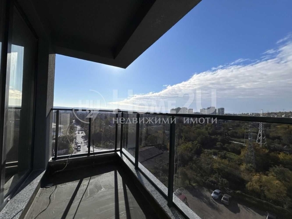 Тристаен апартамент в Варна, Левски - 90 кв.м за 1956 €/кв.м - Снимка #1