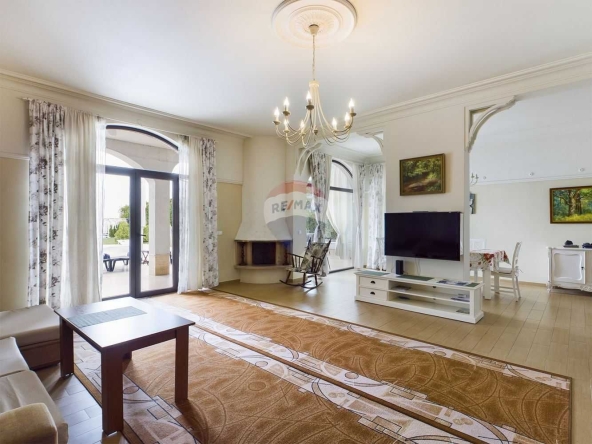 Къща в Балчик - 223 кв.м за 2691 €/кв.м - Снимка #1