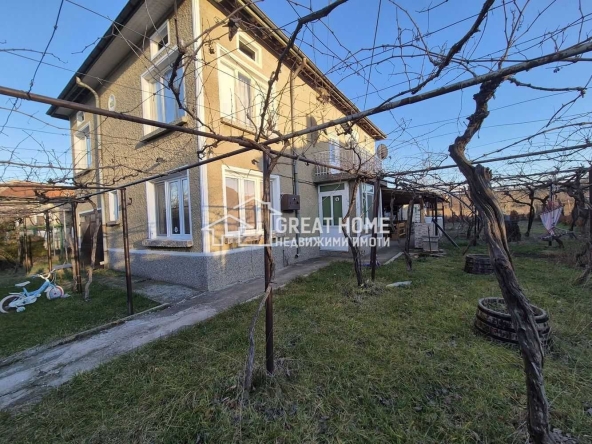 Къща в с. Васил Левски, Област Търговище - 300 кв.м за 484 €/кв.м - Снимка #1