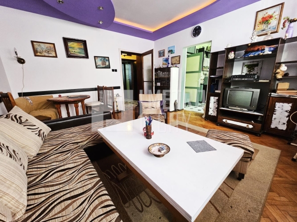 Тристаен апартамент в София, Яворов - 90 кв.м за 3945 €/кв.м - Снимка #1