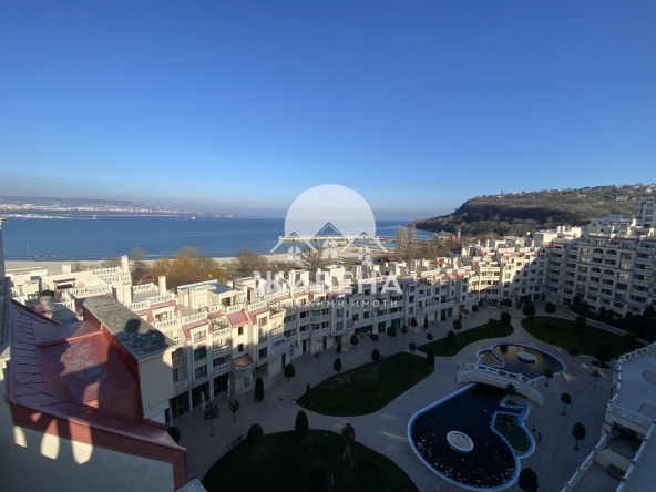 Тристаен апартамент в Варна, Аспарухово - 165 кв.м за 1000 €/кв.м - Снимка #1