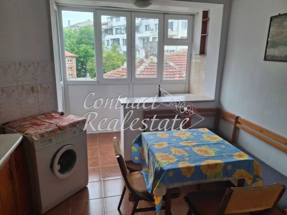 Дава се под наем Двустаен апартамент в Варна, Център - 60 кв.м за 306 € - Снимка #1