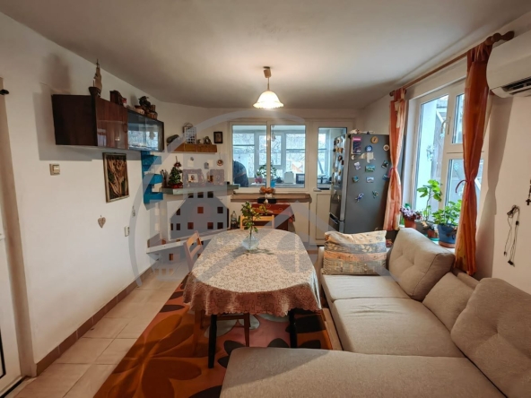 Къща в Варна, Левски - 275 кв.м за 1037 €/кв.м - Снимка #1