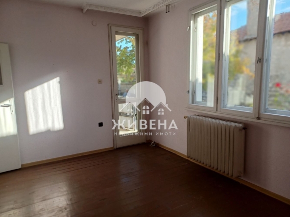 Тристаен апартамент в Аксаково - 84 кв.м за 941 €/кв.м - Снимка #1