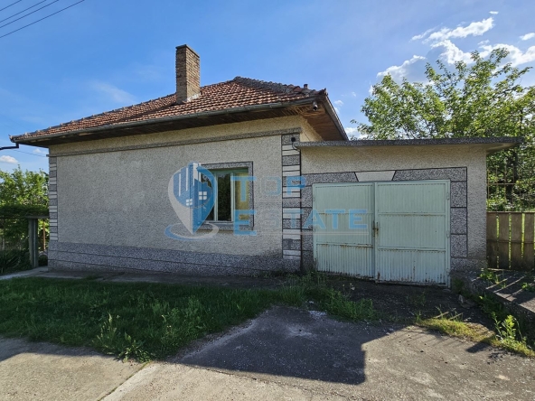 Къща в с. Джулюница, Област Русе - 150 кв.м за 120 €/кв.м - Снимка #1