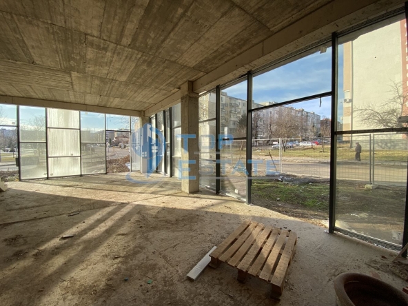 Заведение в Горна Оряховица - 277 кв.м за 1860 €/кв.м - Снимка #1