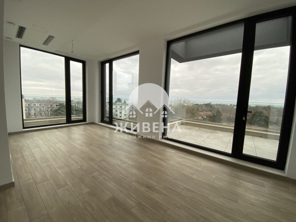 Тристаен апартамент в к.к. Св.Св. Константин и Елена - 140 кв.м за 4199 €/кв.м - Снимка #1