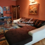 Дава се под наем Тристаен апартамент в Шумен, Център - 93 кв.м за 408 € - Снимка #1