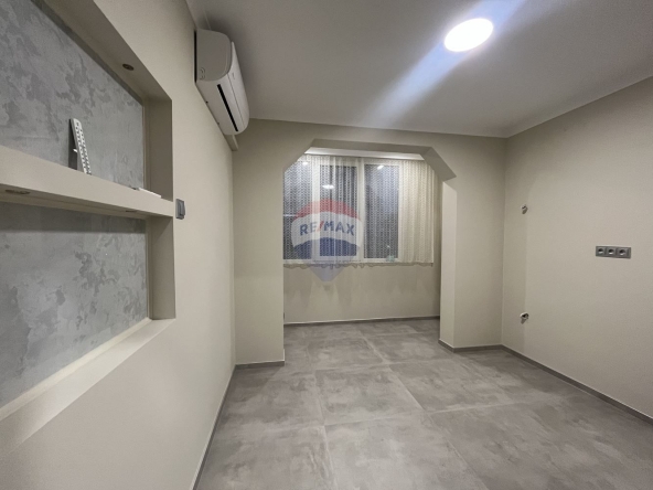 Тристаен апартамент в Варна, Базар Левски - 70 кв.м за 2143 €/кв.м - Снимка #1