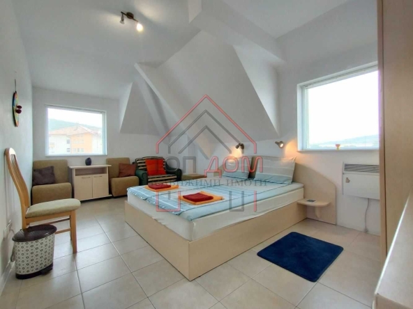 Дава се под наем Двустаен апартамент в к.к. Златни пясъци - 62 кв.м за 382.5 € - Снимка #1