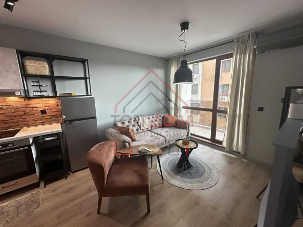 Дава се под наем Двустаен апартамент в Варна, Конфуто - 70 кв.м за 561 € - Снимка #1