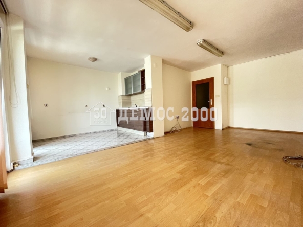 Дава се под наем Офис в Варна, Завод Дружба - 120 кв.м за 739.5 € - Снимка #1