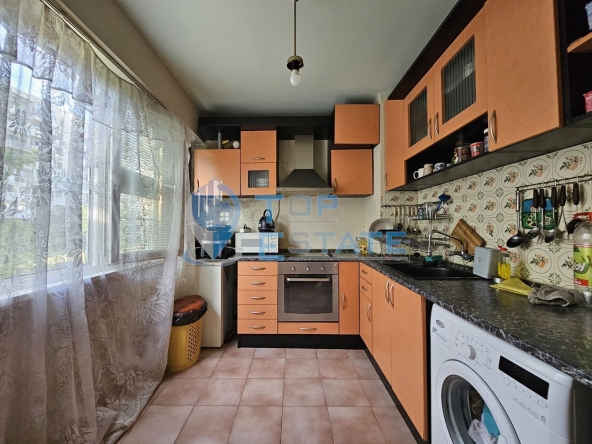 Тристаен апартамент в Велико Търново, Бузлуджа - 77 кв.м за 1204 €/кв.м - Снимка #1