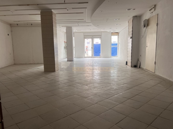 Дава се под наем Магазин в Черноморец - 150 кв.м за 3200 € - Снимка #1