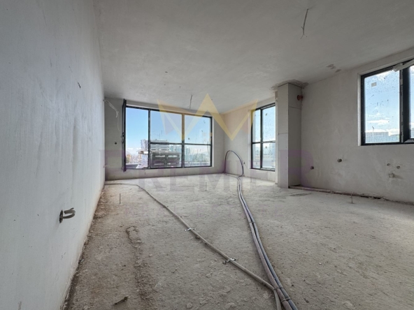 Тристаен апартамент в София, Полигона - 207 кв.м за 1435 €/кв.м - Снимка #1