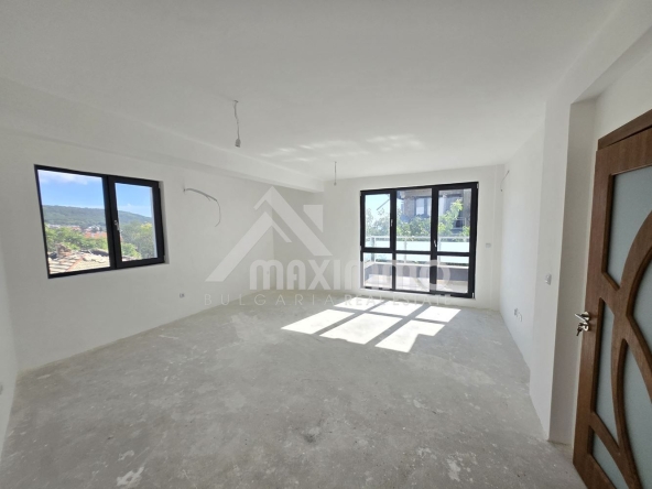 Двустаен апартамент в Варна, Виница - 7450 кв.м за 15 €/кв.м - Снимка #1