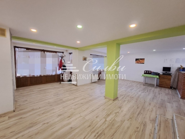 Заведение в Шумен, Гривица - 300 кв.м за 425 €/кв.м - Снимка #1