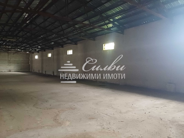 Дава се под наем Склад в Шумен, Тракия - 1300 кв.м за 1530 € - Снимка #1