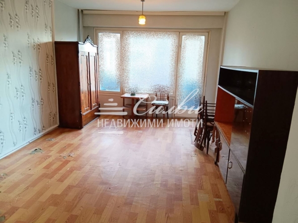 Двустаен апартамент в Шумен, Добруджански - 61 кв.м за 1271 €/кв.м - Снимка #1
