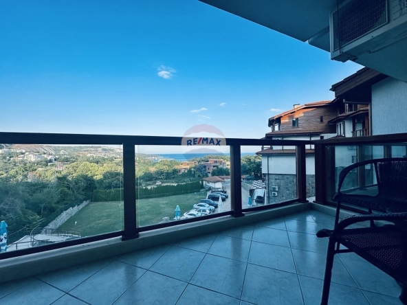 Тристаен апартамент в Балчик - 88 кв.м за 1228 €/кв.м - Снимка #1