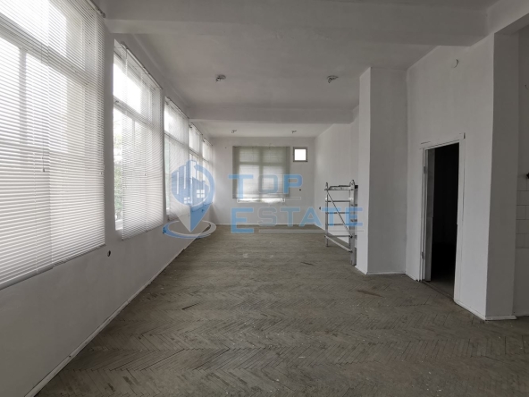 Промишлена сграда в Горна Оряховица - 355 кв.м за 139 €/кв.м - Снимка #1