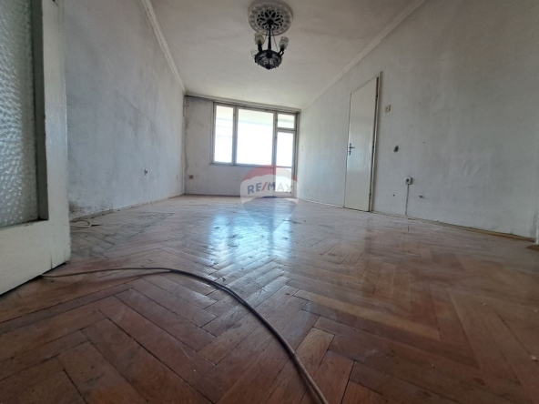 Тристаен апартамент в Варна, Лятно кино Тракия - 92 кв.м за 2011 €/кв.м - Снимка #1