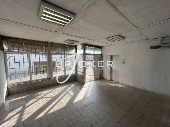 Магазин в Кърджали, Боровец - 146 кв.м за 385 €/кв.м - Снимка #1