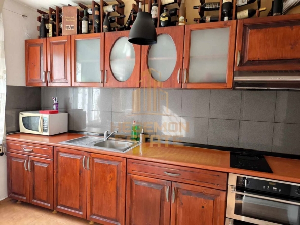 Тристаен апартамент в Варна, Централна поща - 92 кв.м за 2392 €/кв.м - Снимка #1