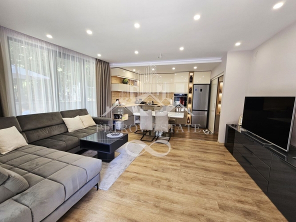 Тристаен апартамент в Велинград - 250 кв.м за 979 €/кв.м - Снимка #1