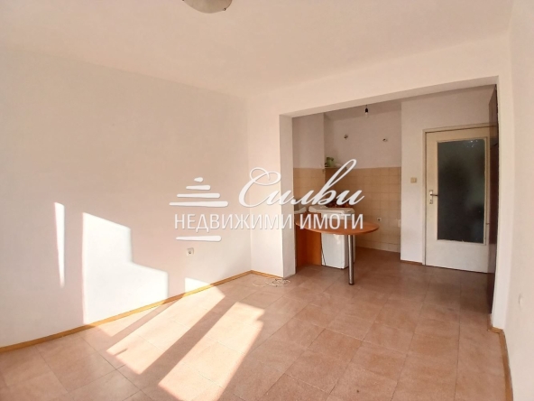 Дава се под наем Офис в Шумен, Център - 33 кв.м за 153 € - Снимка #1