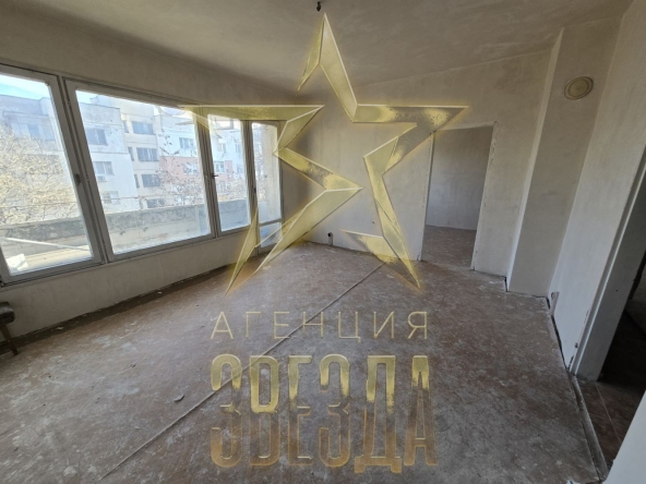 Тристаен апартамент в Пловдив, Изгрев - 82 кв.м за 1000 €/кв.м - Снимка #1