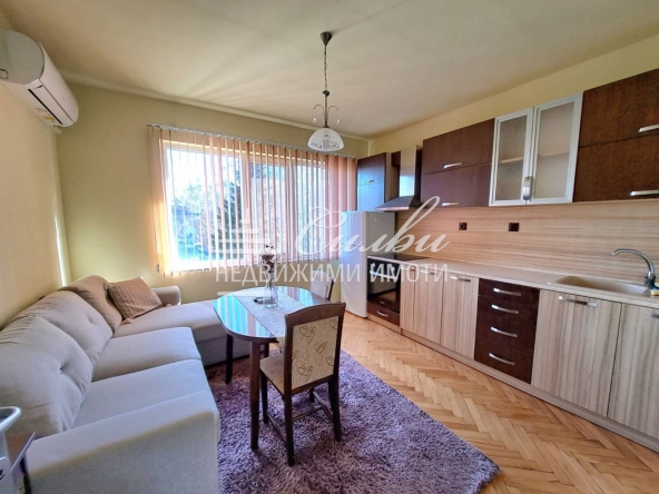 Дава се под наем Тристаен апартамент в Шумен, Добруджански - 80 кв.м за 306 € - Снимка #1