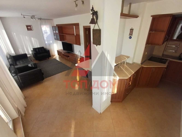 Дава се под наем Тристаен апартамент в Варна, Бриз - 150 кв.м за 867 € - Снимка #1