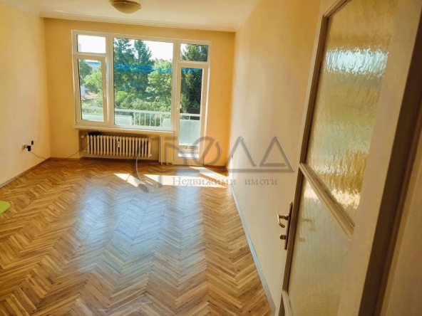 Дава се под наем Тристаен апартамент в София, Изток - 90 кв.м за 650 € - Снимка #1