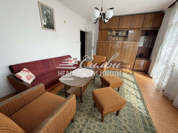 Дава се под наем Двустаен апартамент в Шумен, Център - 75 кв.м за 244.8 € - Снимка #1