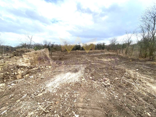 Парцел в с. Левски, Област Варна - 840 кв.м за 23 €/кв.м - Снимка #1