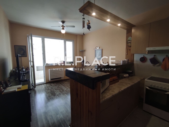 Тристаен апартамент в Варна, Младост 2 - 70 кв.м за 2358 €/кв.м - Снимка #1