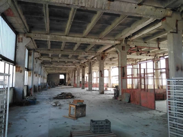 Промишлена сграда в Пловдив, Индустриална зона - Юг - 4337 кв.м за 577 €/кв.м - Снимка #1