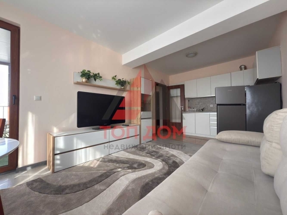 Дава се под наем Двустаен апартамент в Варна, Цветен квартал - 70 кв.м за 561 € - Снимка #1