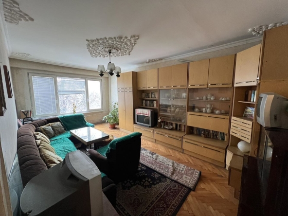 Двустаен апартамент в София, Света Троица - 61 кв.м за 2131 €/кв.м - Снимка #1
