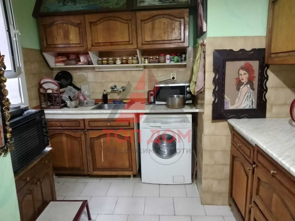 Дава се под наем Тристаен апартамент в Варна, Спортна зала - 90 кв.м за 612 € - Снимка #1