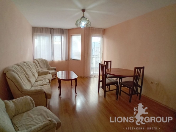 Дава се под наем Тристаен апартамент в Варна, Център - 95 кв.м за 800 € - Снимка #1