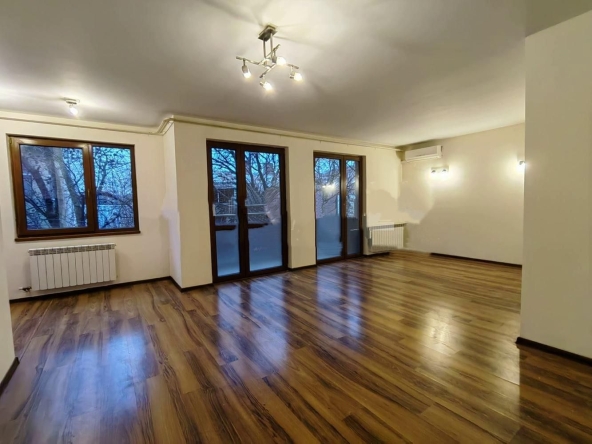 Дава се под наем Тристаен апартамент в София, Зона Б-5 - 120 кв.м за 750 € - Снимка #1