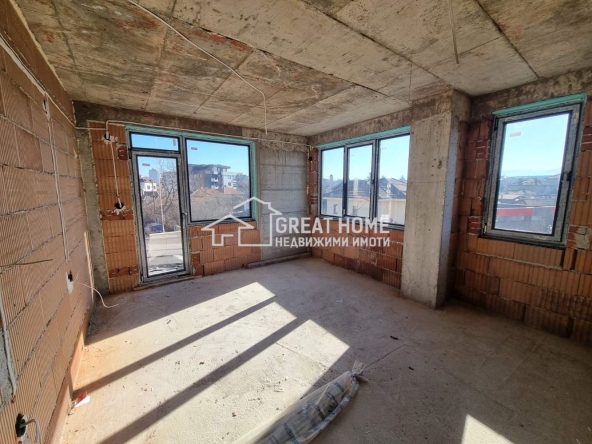 Тристаен апартамент в Търговище, Център - 109 кв.м за 983 €/кв.м - Снимка #1