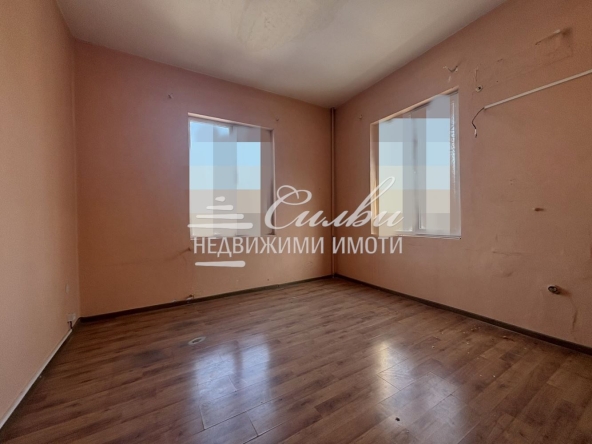 Дава се под наем Офис в Шумен, Център - 18 кв.м за 127.5 € - Снимка #1